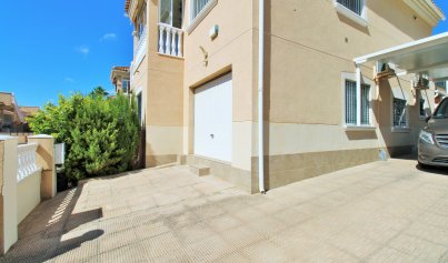 Wiederverkauf - Villa -
Villamartín - Villamartin