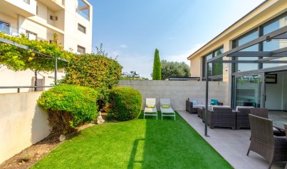 Resale - Villa -
Villamartín - Los Dolses