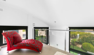 Resale - Villa -
Villamartín - Los Dolses