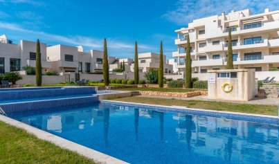 Resale - Villa -
Villamartín - Los Dolses