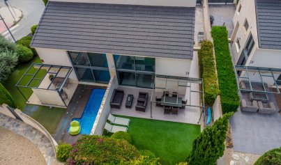 Resale - Villa -
Villamartín - Los Dolses