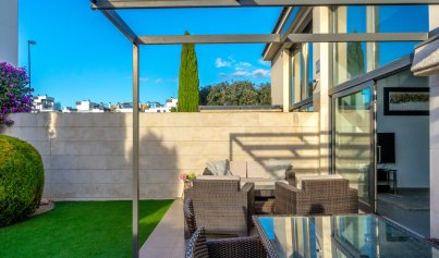 Resale - Villa -
Villamartín - Los Dolses