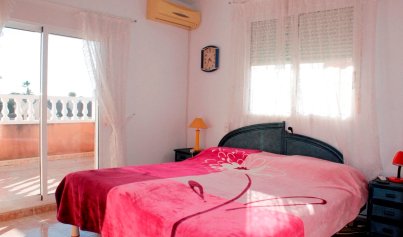 Resale - Villa -
Torre de la Horadada