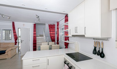 Resale - Villa -
La Marina