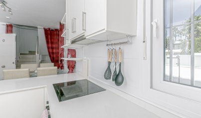 Resale - Villa -
La Marina