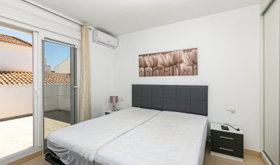 Resale - Villa -
La Marina