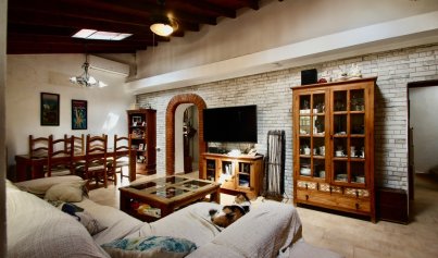 Resale - Villa -
Fortuna