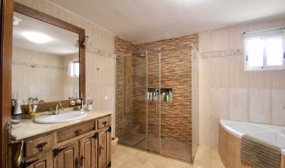 Resale - Villa -
Fortuna