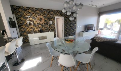 Resale - Villa -
Villamartín - Villamartin