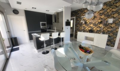 Resale - Villa -
Villamartín - Villamartin