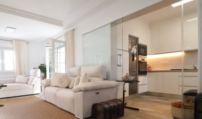 Resale - Villa -
Orihuela Costa - Villamartin