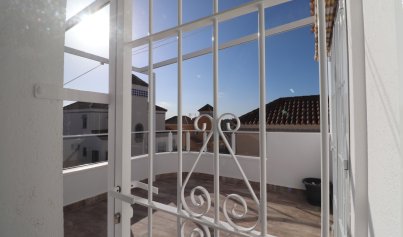 Resale - Villa -
Orihuela Costa - Villamartin