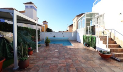 Resale - Villa -
Orihuela Costa - Villamartin