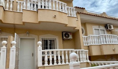 Resale - Townhouse -
Orihuela Costa - Villamartin