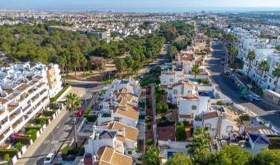 Resale - Villa -
Orihuela Costa - Villamartin