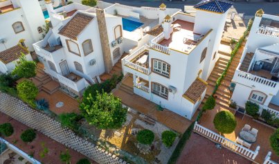Resale - Villa -
Orihuela Costa - Villamartin