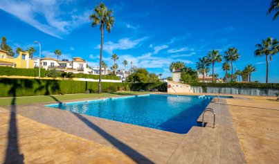 Resale - Villa -
Orihuela Costa - Villamartin