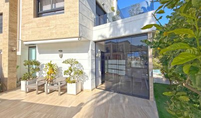 Resale - Villa -
Orihuela Costa - Villamartin