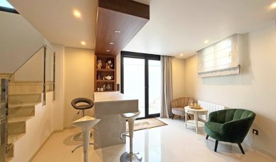 Resale - Villa -
Orihuela Costa - Villamartin