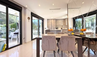 Resale - Villa -
Orihuela Costa - Villamartin