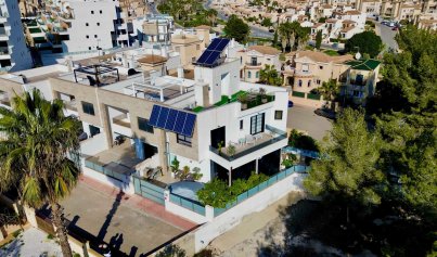 Resale - Villa -
Orihuela Costa - Villamartin