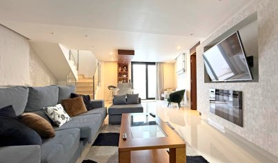 Resale - Villa -
Orihuela Costa - Villamartin