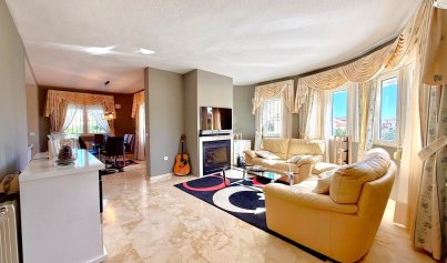 Resale - Villa -
Orihuela Costa - Los Dolses