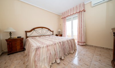 Resale - Villa -
Torrevieja - El Chaparral