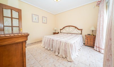 Resale - Villa -
Torrevieja - El Chaparral