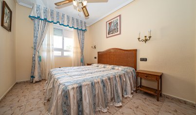 Resale - Villa -
Torrevieja - El Chaparral