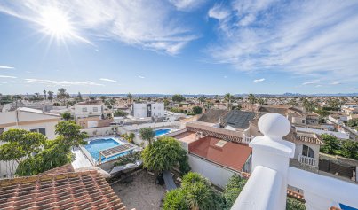 Resale - Villa -
Torrevieja - El Chaparral