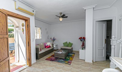 Resale - Villa -
Mil Palmeras - Riomar