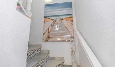 Resale - Villa -
Mil Palmeras - Riomar