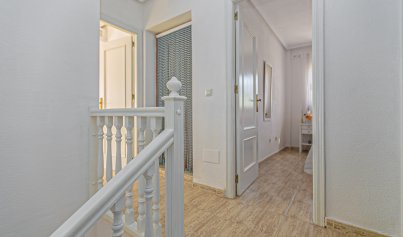 Resale - Villa -
Mil Palmeras - Riomar