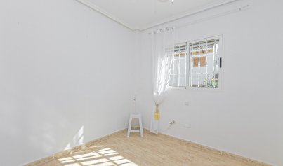 Resale - Villa -
Mil Palmeras - Riomar