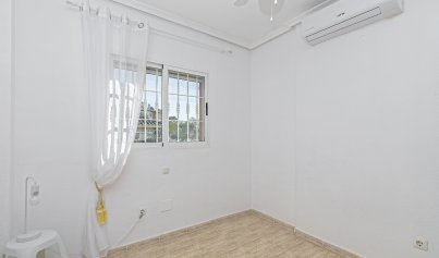 Resale - Villa -
Mil Palmeras - Riomar