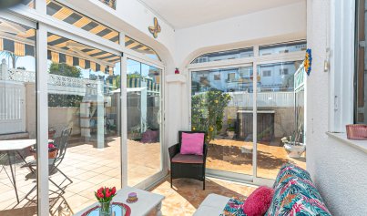 Resale - Villa -
Mil Palmeras - Riomar