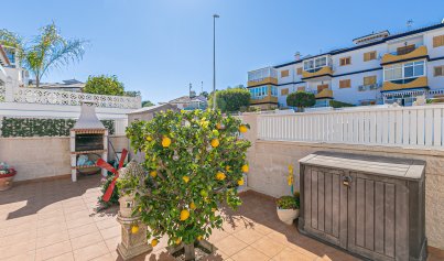 Resale - Villa -
Mil Palmeras - Riomar