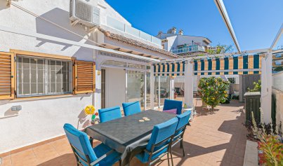 Resale - Villa -
Mil Palmeras - Riomar