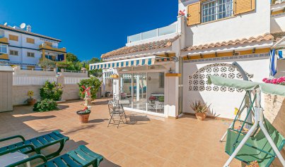 Resale - Villa -
Mil Palmeras - Riomar