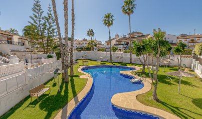 Resale - Villa -
Mil Palmeras - Riomar