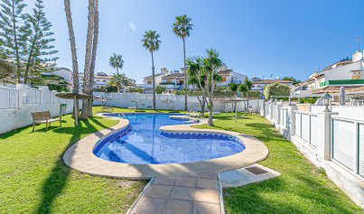 Resale - Villa -
Mil Palmeras - Riomar