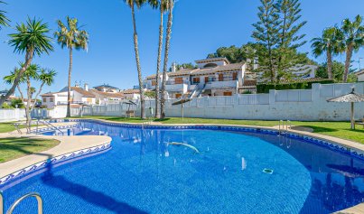 Resale - Villa -
Mil Palmeras - Riomar