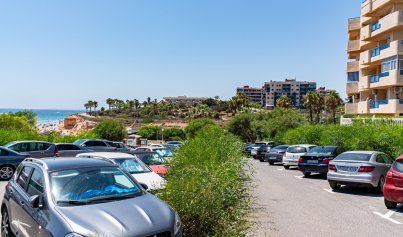 Resale - Villa -
Mil Palmeras - Riomar