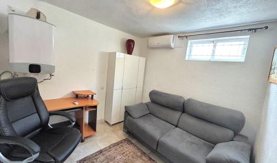 Wiederverkauf - Stadthaus -
Villamartín - Costa Blanca