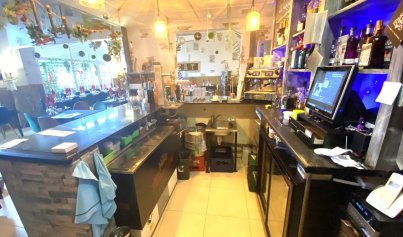 Wiederverkauf - Kommerziell -
Algorfa - Inland