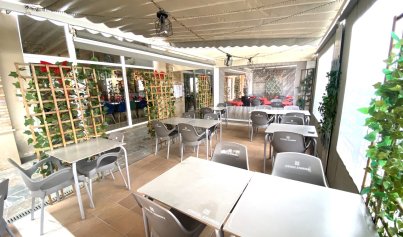 Wiederverkauf - Kommerziell -
Algorfa - Inland