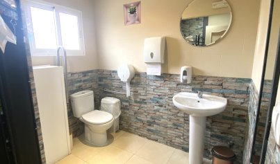 Wiederverkauf - Kommerziell -
Algorfa - Inland