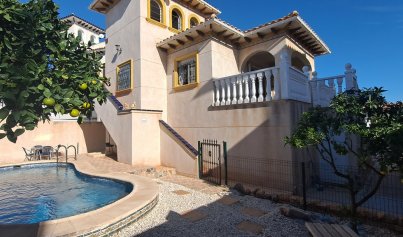 Herverkoop - Villa -
La Zenia - Costa Blanca