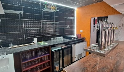 Wiederverkauf - Kommerziell -
Los Dolses - Inland